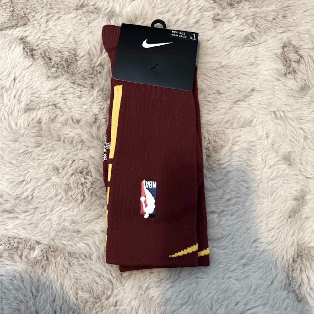 NWT NIKE NBA SOCKS BURGUNDY AND GOLD (11 AVAILABLE) size large PSK647-677